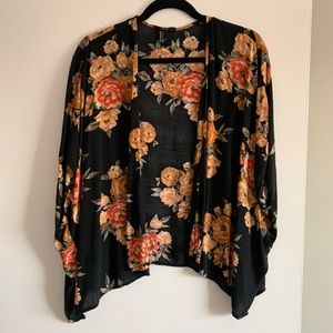 🔹 3/$20 🔹 Forever 21 Floral Kimono